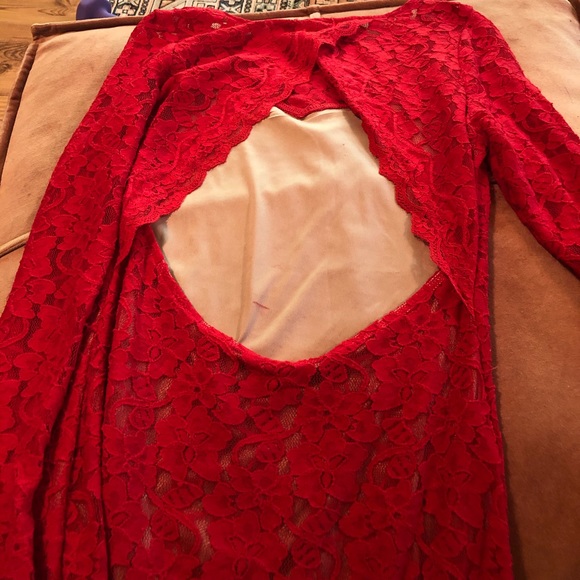 red lace dress - Picture 4 of 6
